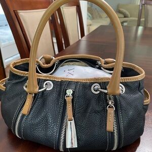Paola by Perkins small Hobo top Zip leather hand bag black and tan silver hardwa